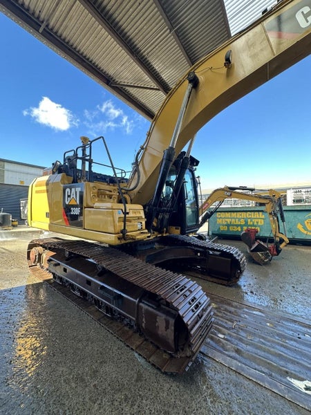 2017 Caterpillar 330FL Carousel 2