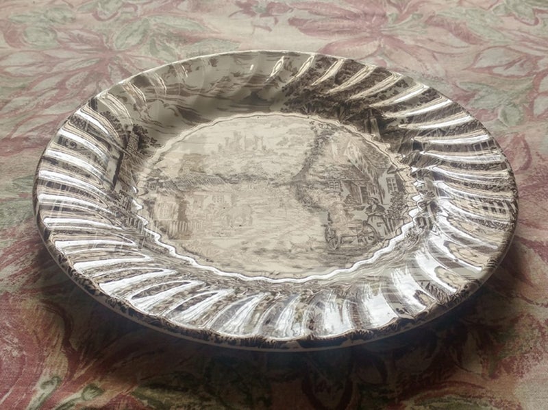 JOHNSON OF AUSTRALIA “VILLAGE” VINTAGE PLATE Carousel 1