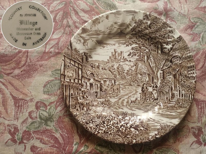 JOHNSON OF AUSTRALIA “VILLAGE” VINTAGE PLATE Carousel 2