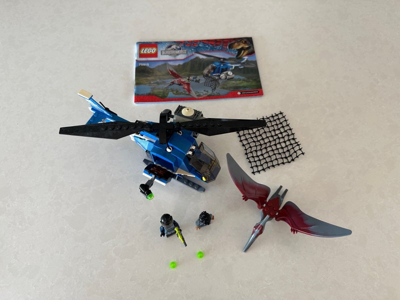 Lego Jurassic World - Pteranodon Capture Carousel 1