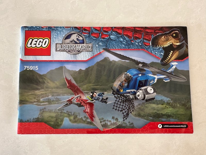 Lego Jurassic World - Pteranodon Capture Carousel 2