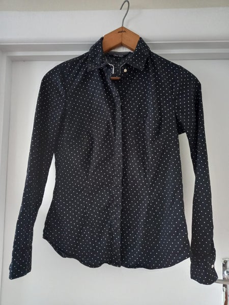 Boys size 8 Long sleeved shirt Carousel 1