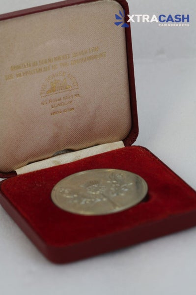 The Tower Mint Edinburgh Castle- Silver/Nickel Coin In Original Case Carousel 1