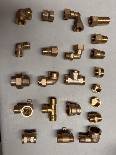 Assorted brass fittings Carousel 2