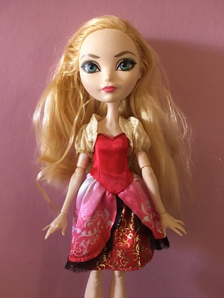 Ever after high Apple White doll Carousel 2