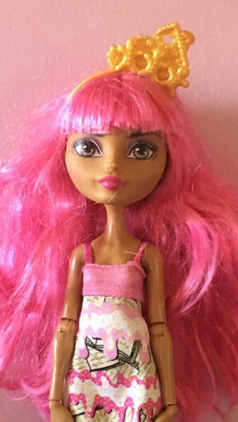 Ever after high Ginger Breadhouse doll Carousel 2