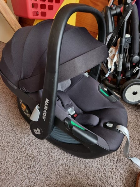 Maxi cosi pebble 360 Carousel 1