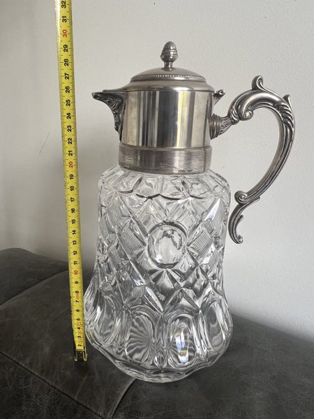 Stunning crystal water carafe/ jug Carousel 16