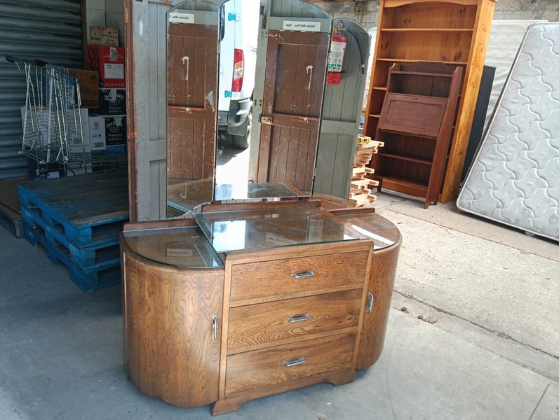 Oak dresser with mirror Carousel 1