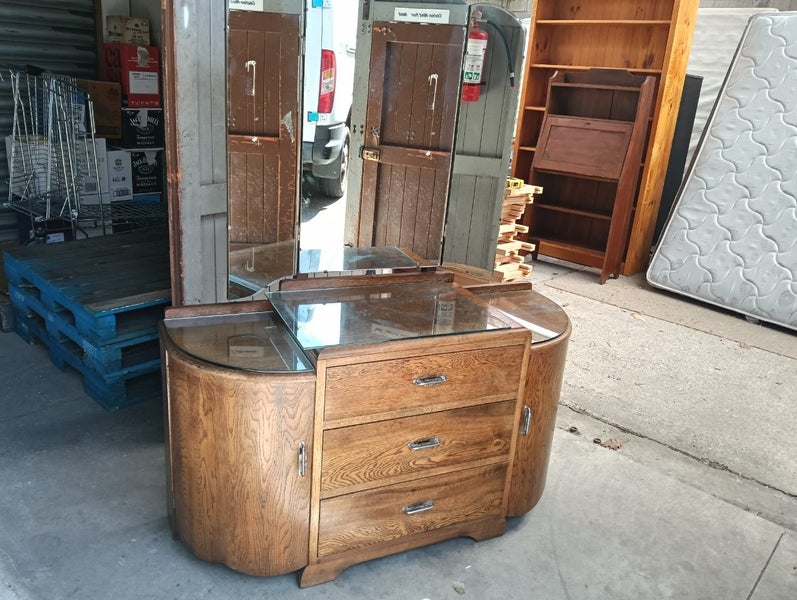 Oak dresser with mirror Carousel 2