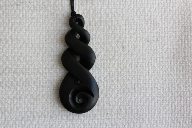 BEAUTIFUL MATTE EXTRA LARGE KORU / TWIST PENDANT #199K Carousel 3