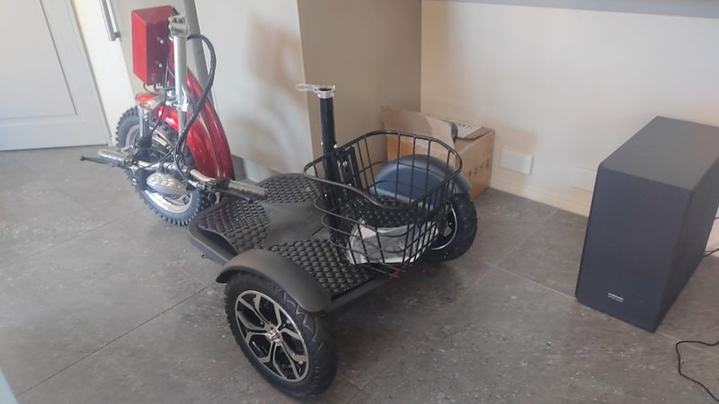 FOLD-UP 800W F.W.D MOBILITY SCOOTER Carousel 11