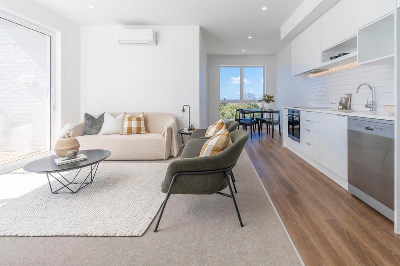 Light. Love. Lifestyle in Onehunga62865847566210113