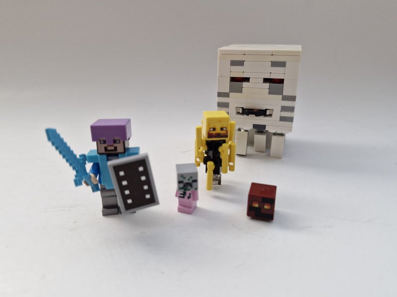 LEGO Minecraft - 21143 The Nether Carousel 6