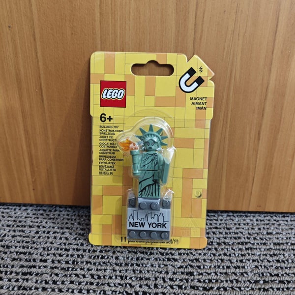 Lego 854031 Statue of Liberty Magnet - Fridge Magnet Carousel 1