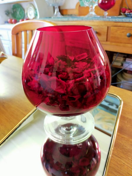 CHERRY RED LARGE ART GLASS Carousel 1