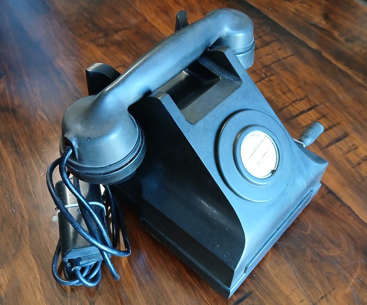 VINTAGE NZ POST OFFICE PHONE - Black Bakelite - Crank Party Line Carousel 1