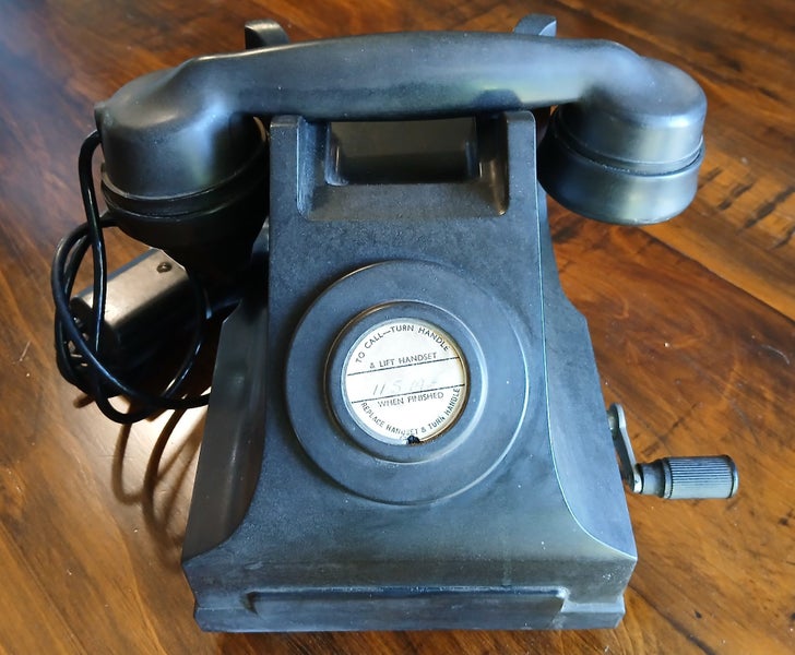 VINTAGE NZ POST OFFICE PHONE - Black Bakelite - Crank Party Line Carousel 2