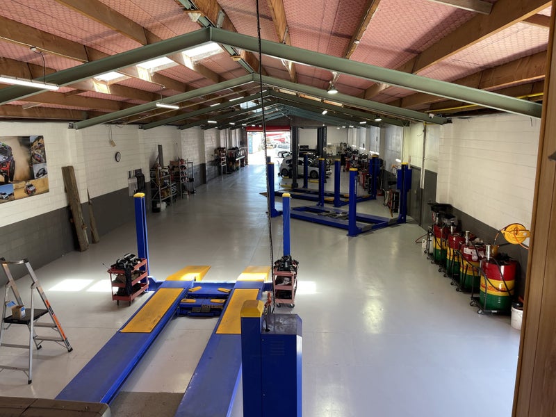 SPEEDY LUBE & TYRE Carousel 3