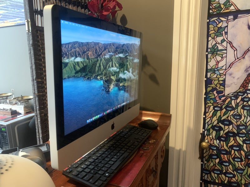 iMac 21.5" - 3GHz, 8GB, 500GB, Monterey, Logic Pro - Warranty Carousel 2