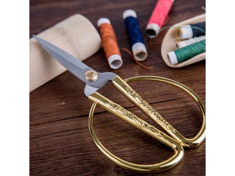 Golden Scissors Zig Zag Fabric Sewing Shears For Vintage Tailoring Carousel 2