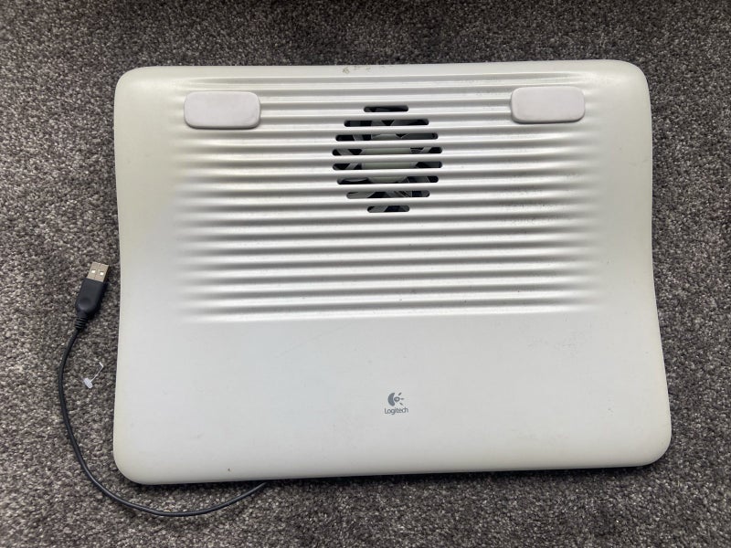 Logitech cooling pad Carousel 1