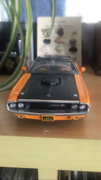Dodge Challenger model car Carousel 2