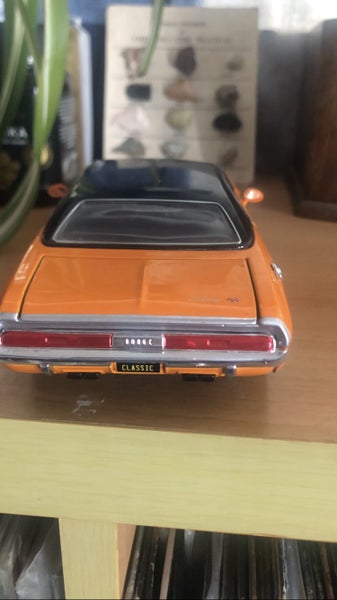 Dodge Challenger model car Carousel 3
