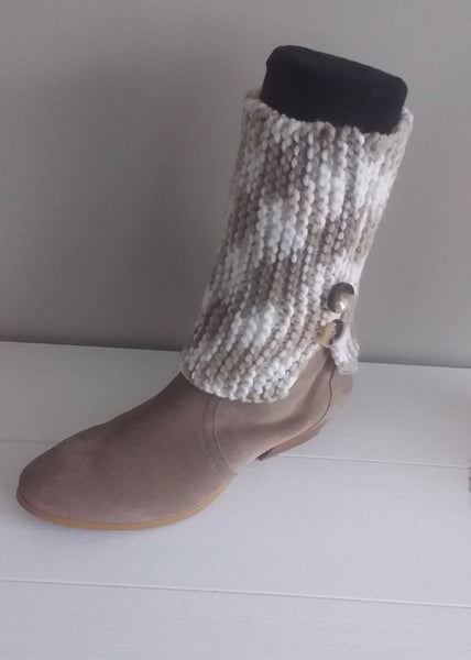SNAZZY SPATS STYLE LEG WARMERS HAND KNITTED IN NELSON Carousel 1