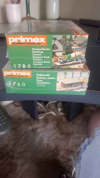 Primex HO Gauge, Railway Stataion & Cement Transport Truck, Plastic Kitsets Carousel 2