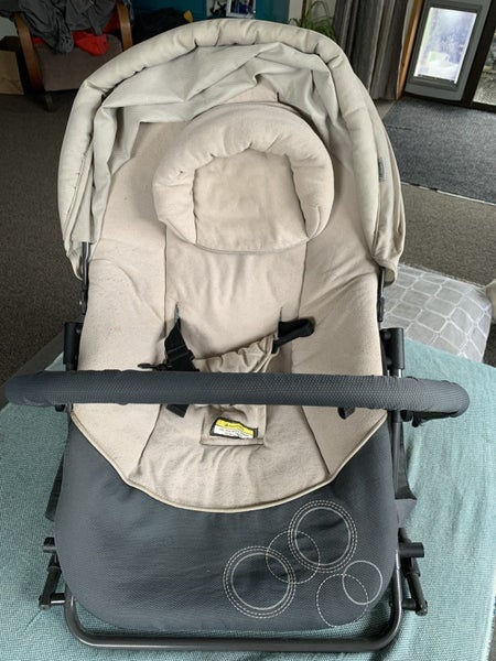 Baby Rocker/Bouncer Carousel 1