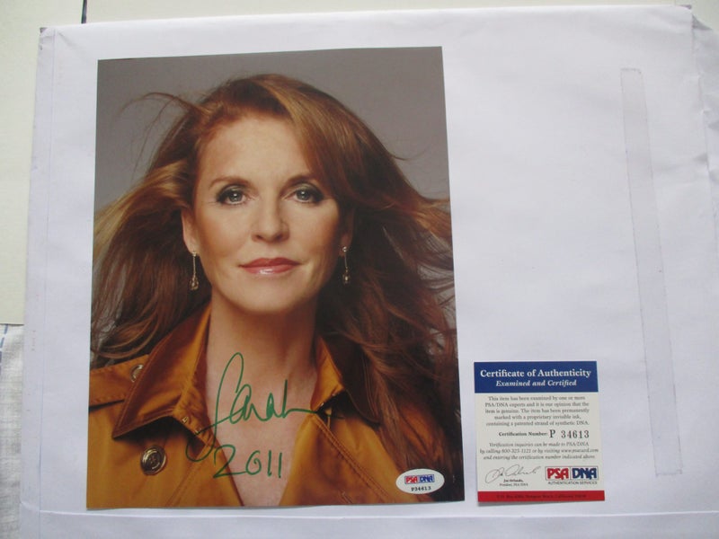 Sarah, Duchess of York (Fergie) signed large Photograph + Authentication Carousel 2