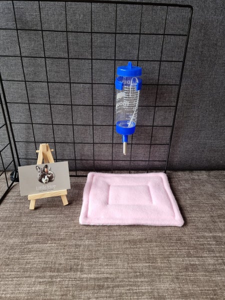 Water Bottle Drip Pad 15cm x 15cm - Guinea pigs/small animals Carousel 1