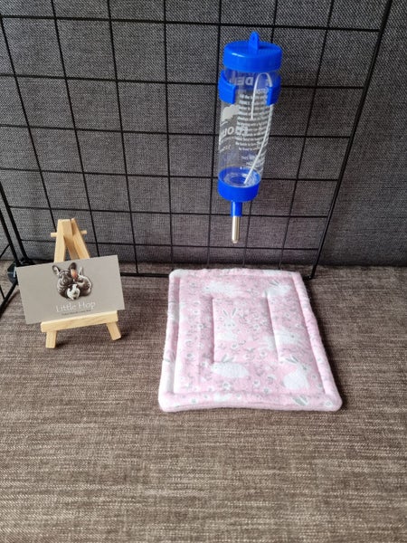 Water Bottle Drip Pad 15cm x 15cm - Guinea pigs/small animals Carousel 2
