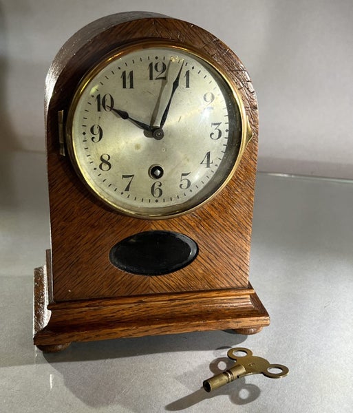 Hamburg American Clock Company (H.A.C.) 8-Day Clock Carousel 1