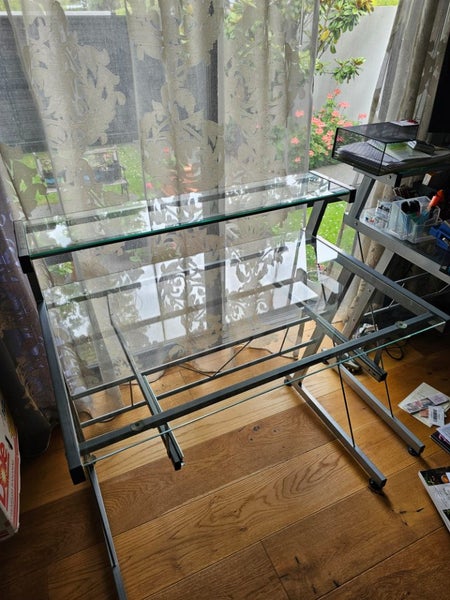 Desks Carousel 1