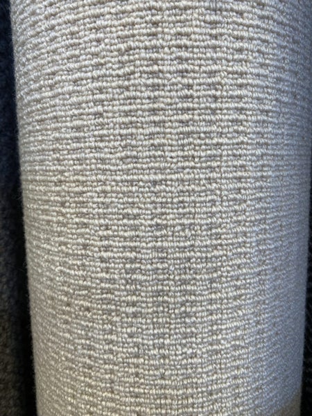 Auction 15 -3.60 x 4.80 metres pure wool, loop pile carpet Carousel 2