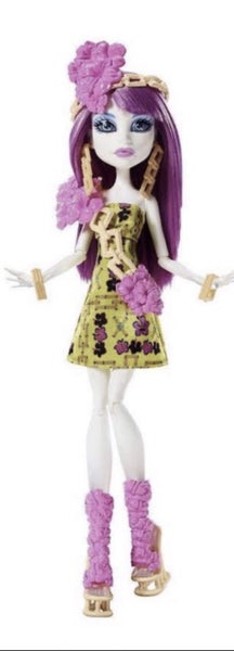 Monster High G1 Ghouls Getaway Spectra Vondergeist doll Carousel 20