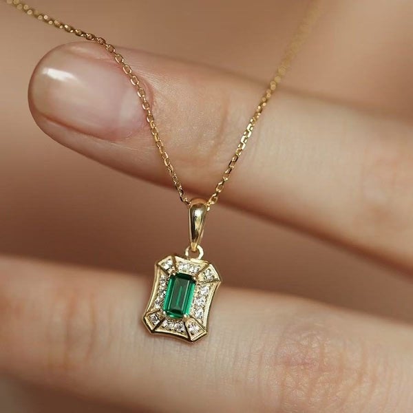 18K Gold-Plated Vintage Style Emerald Green Zircon Pendant Necklace S925 Silver Carousel 1