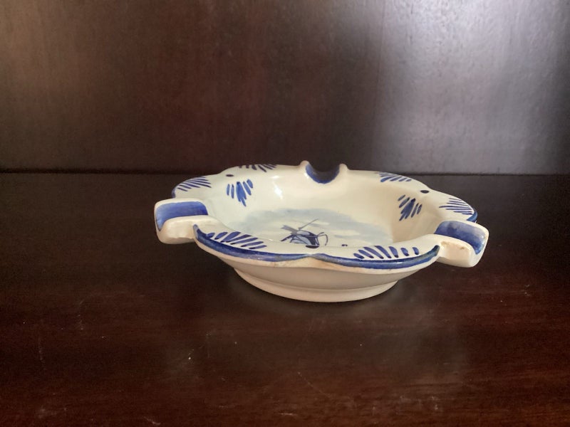 Vintage Delft ashtray Carousel 2