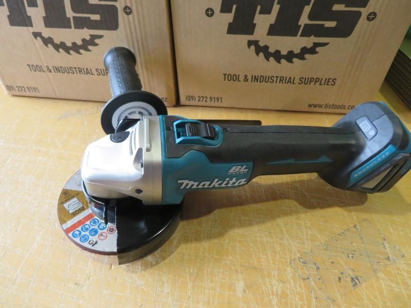 Brand New Makita DGA504 Cordless Brushless Angle Grinder Tool only *No Box* Carousel 1