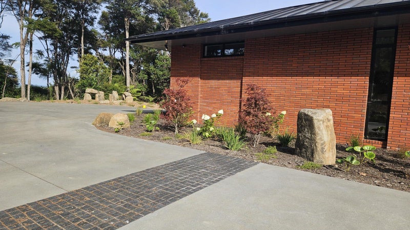 GRANITE HAND HEWN INDIVIDUAL 90MM DRIVEWAY COBBLES Carousel 2