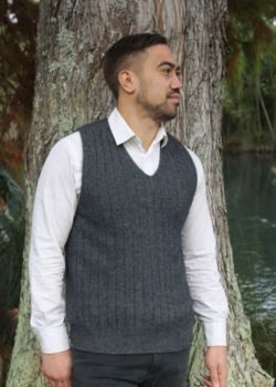 Possum Merino Pullover Vest for Men Carousel 2