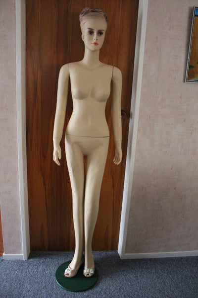 Female mannequin full body Carousel 1