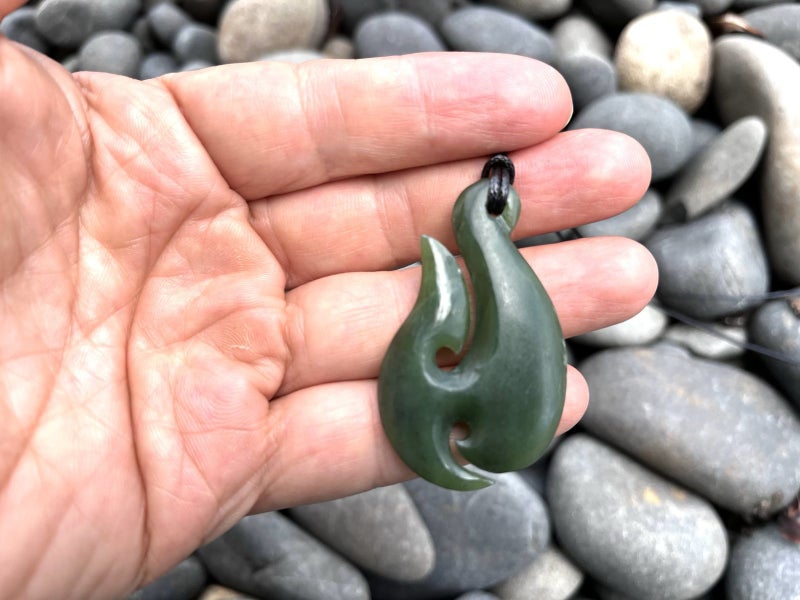 Greenstone Nephrite Jade Maori Hei Matau Fish Hook 50mm DOFH03-50 Carousel 1