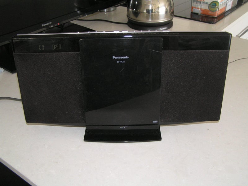 PANASONIC COMPACT iPOD- CD- RADIO Carousel 1