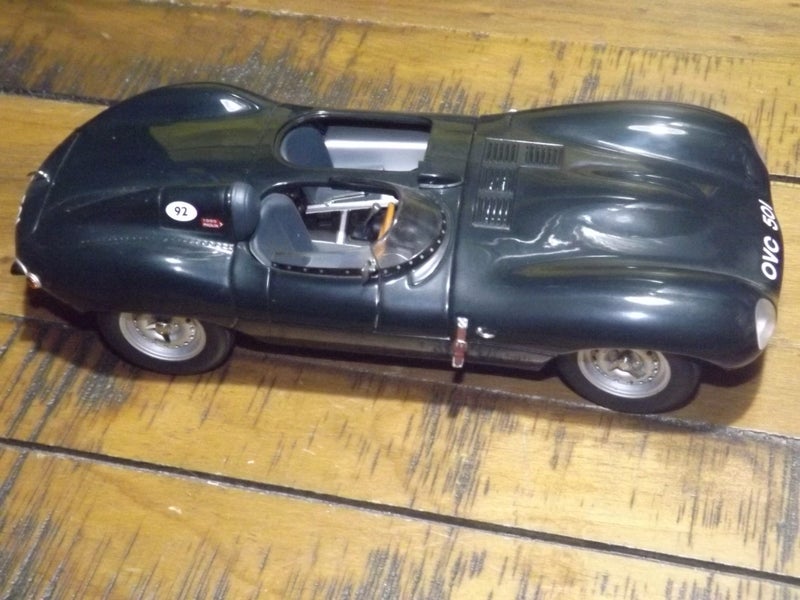 Auto Art 1/18 Jaguar D Type Carousel 2