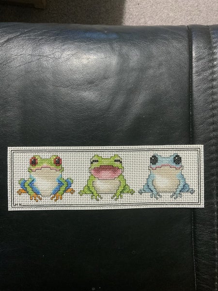 “Happy Frogs” - cross-stitch bookmark Carousel 1