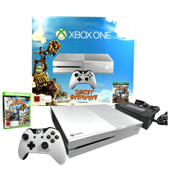 XBox One LAUNCH EDITION WHITE CONSOLE (BOXED) Carousel 1