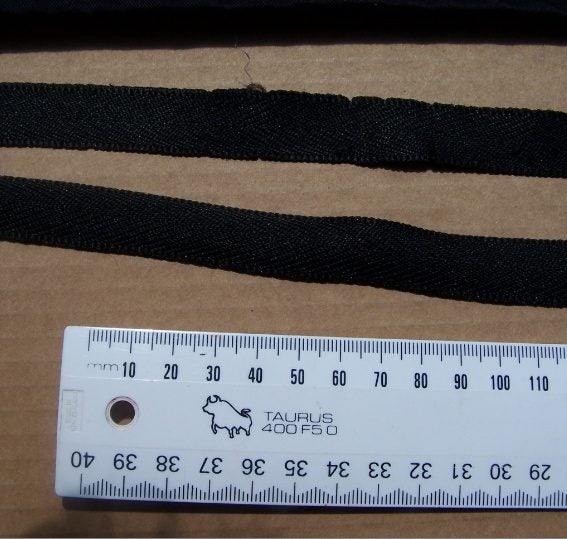 Black polyester/cotton half apron with large front pocket Carousel 3